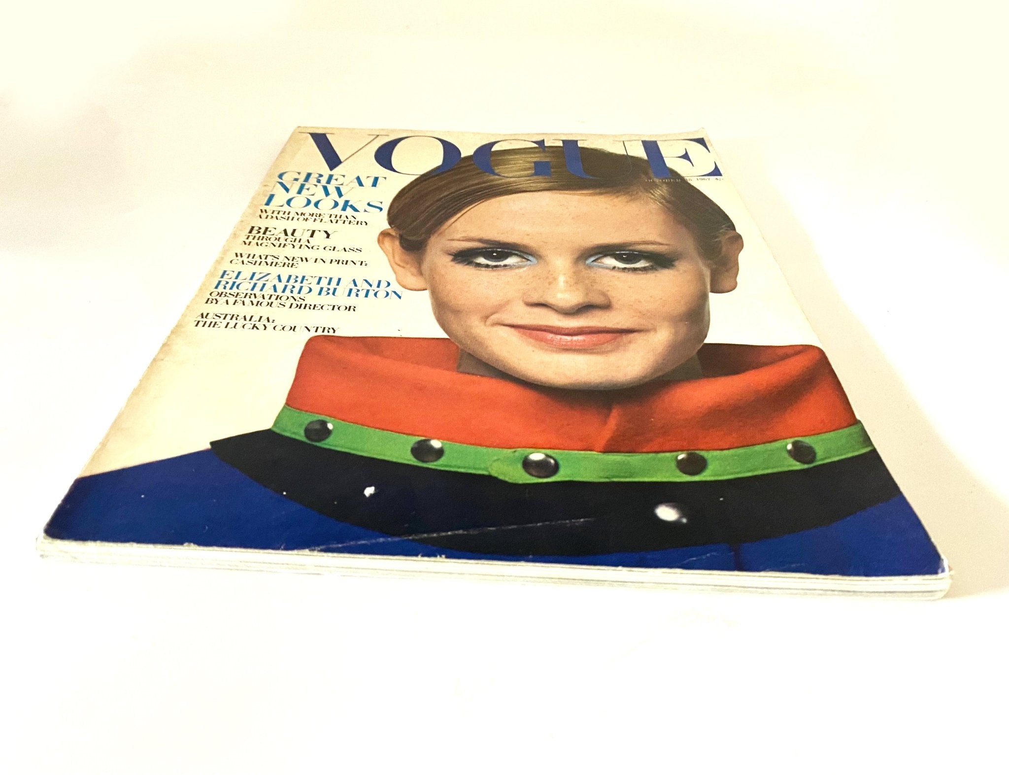 1967 Vogue Twiggy Cover Full Magazine style - CHNGR 1967 Vogue Twiggy Cover Full Magazine style - CHNGR