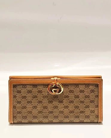 1980s GUCCI BROWN MONOGRAM GG METAL LOGO ENVELOPE WALLET - STYLE-CHNGR