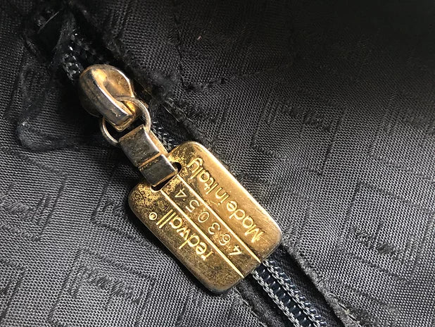 1980s MOSCHINO LOGO LETTERING NYLON BUCKET BAG - STYLE-CHNGR
