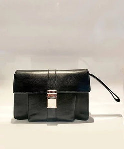 2000s GUCCI BLACK LEATHER STEEL LOGO CLUTCH WRIST BAG - STYLE-CHNGR