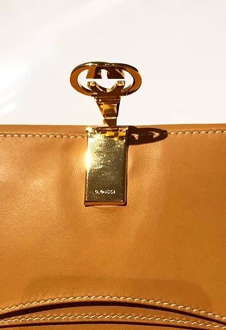 1980s Gucci Brown Cream interlocking logo clutch monogram wallet - STYLE-CHNGR