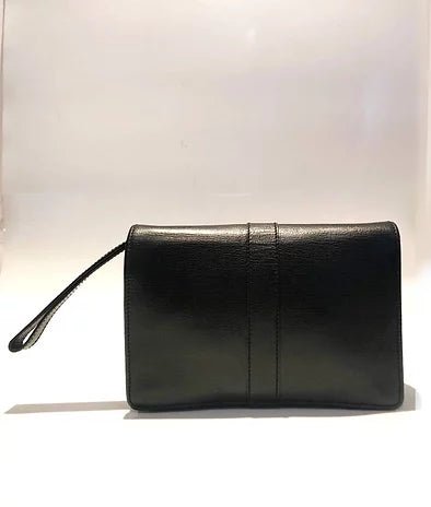 2000s GUCCI BLACK LEATHER STEEL LOGO CLUTCH WRIST BAG - STYLE-CHNGR