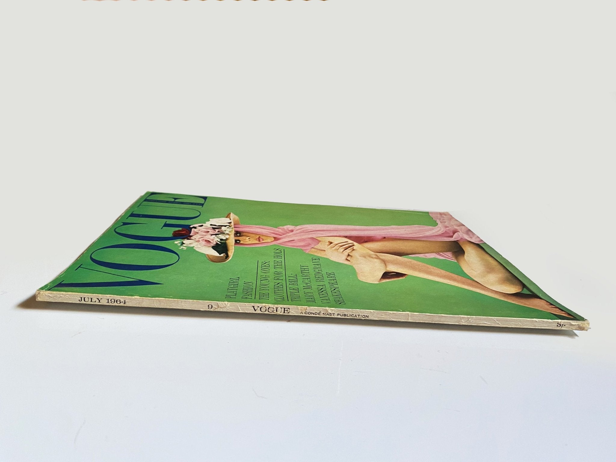 1964 VOGUE Playgirl Fashion Magazine - STYLE-CHNGR
