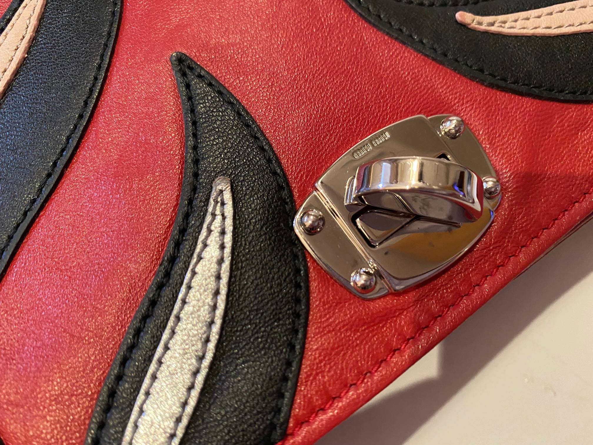 2000s miu miu red flower cut out leather shoulder crossobody bag - STYLE-CHNGR